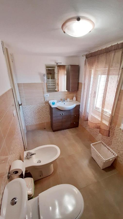 La Petite Maison Aci Castello Eksteriør billede